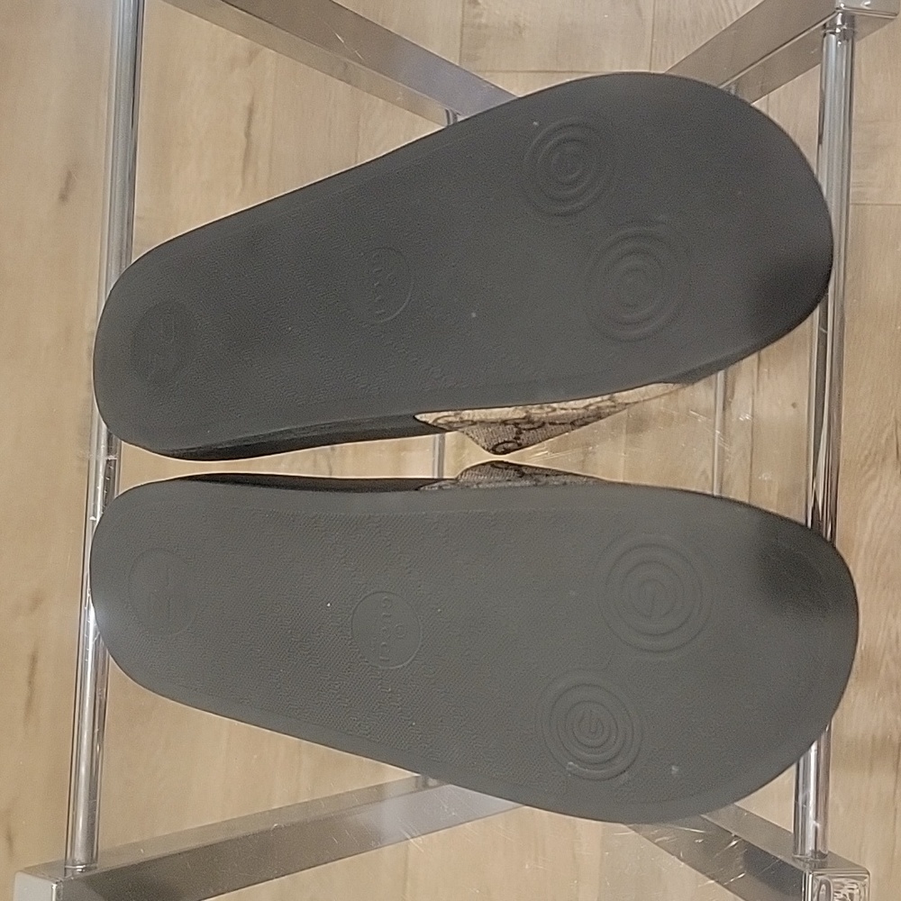 Gucci slides - Picture 3 of 4